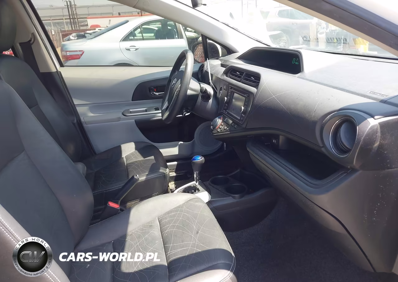 2012 Toyota Prius C Four VIN:JTDKDTB30C1510515 - 5