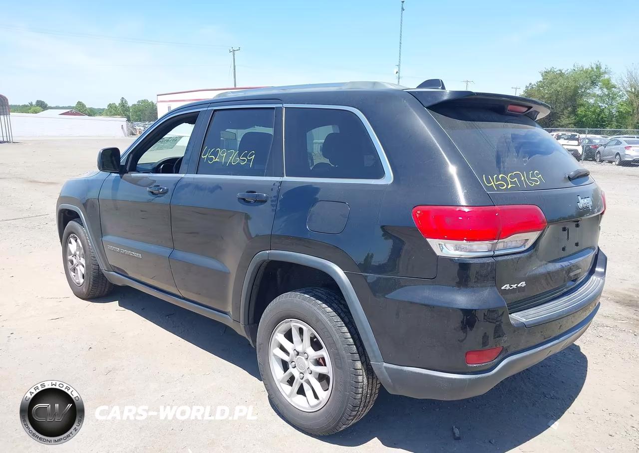 2018 Jeep Grand Cherokee Laredo E 4X4 VIN:1C4RJFAG4JC210765 - 3