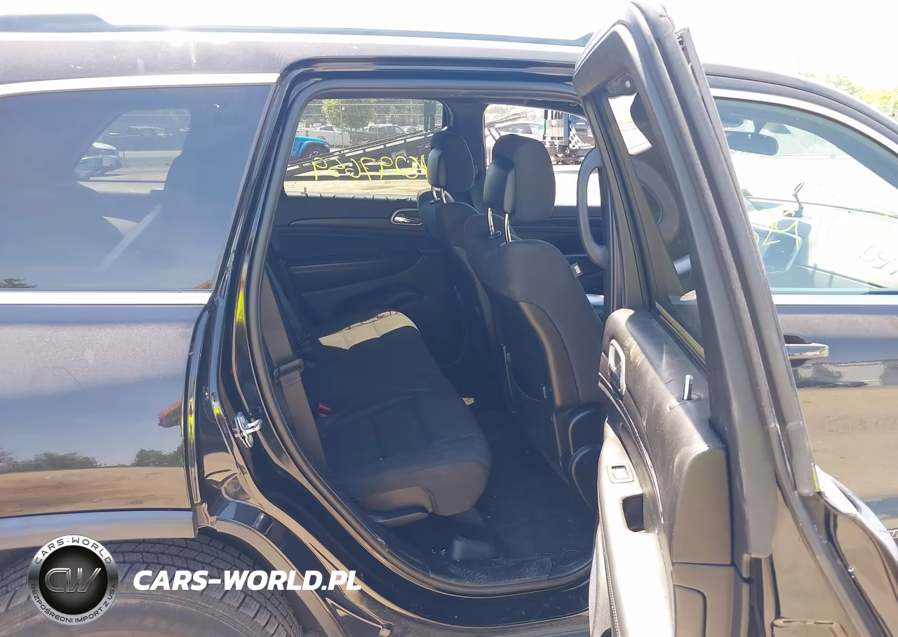 2018 Jeep Grand Cherokee Laredo E 4X4 VIN:1C4RJFAG4JC210765 - 8