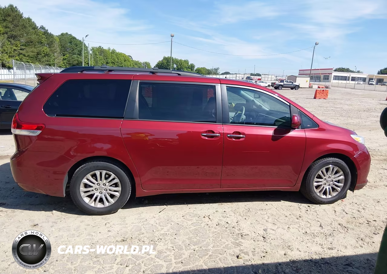 2013 Toyota Sienna Xle V6 8 Passenger VIN:5TDYK3DC1DS398101 - 13