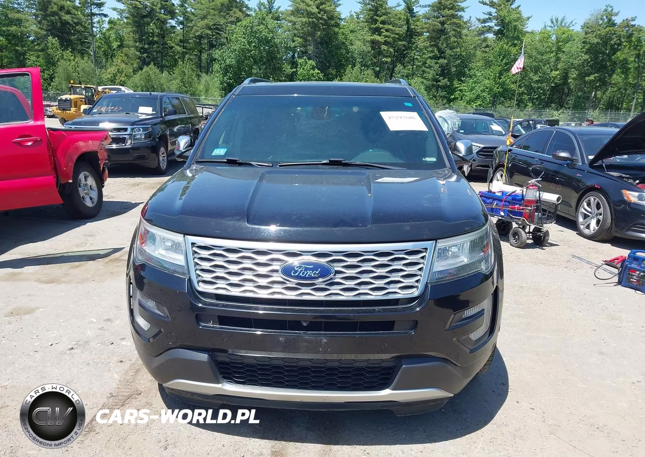 2016 Ford Explorer Platinum VIN:1FM5K8HT8GGC37555 - 13