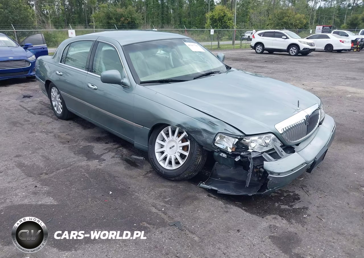 2006 Lincoln Town Car Signature