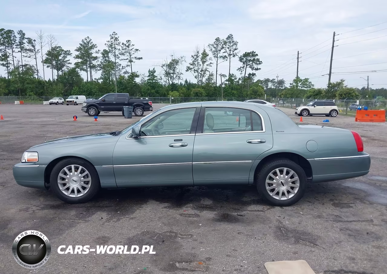 2006 Lincoln Town Car Signature VIN:1LNHM81V86Y645601 - 14