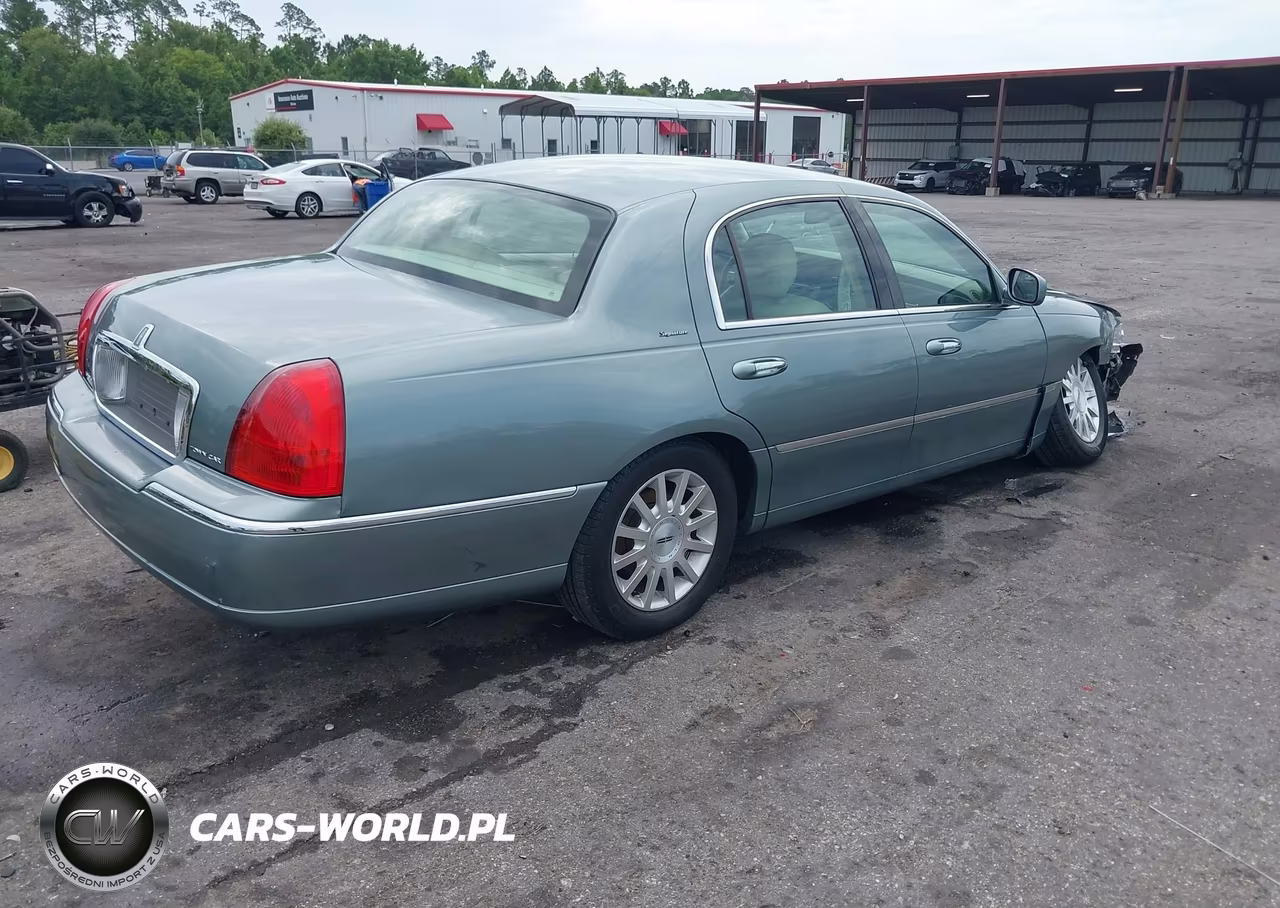 2006 Lincoln Town Car Signature VIN:1LNHM81V86Y645601 - 4