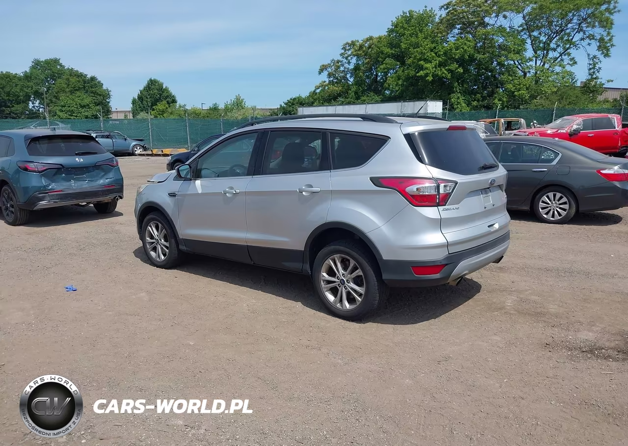 2017 Ford Escape Se VIN:1FMCU9GD7HUB27617 - 3