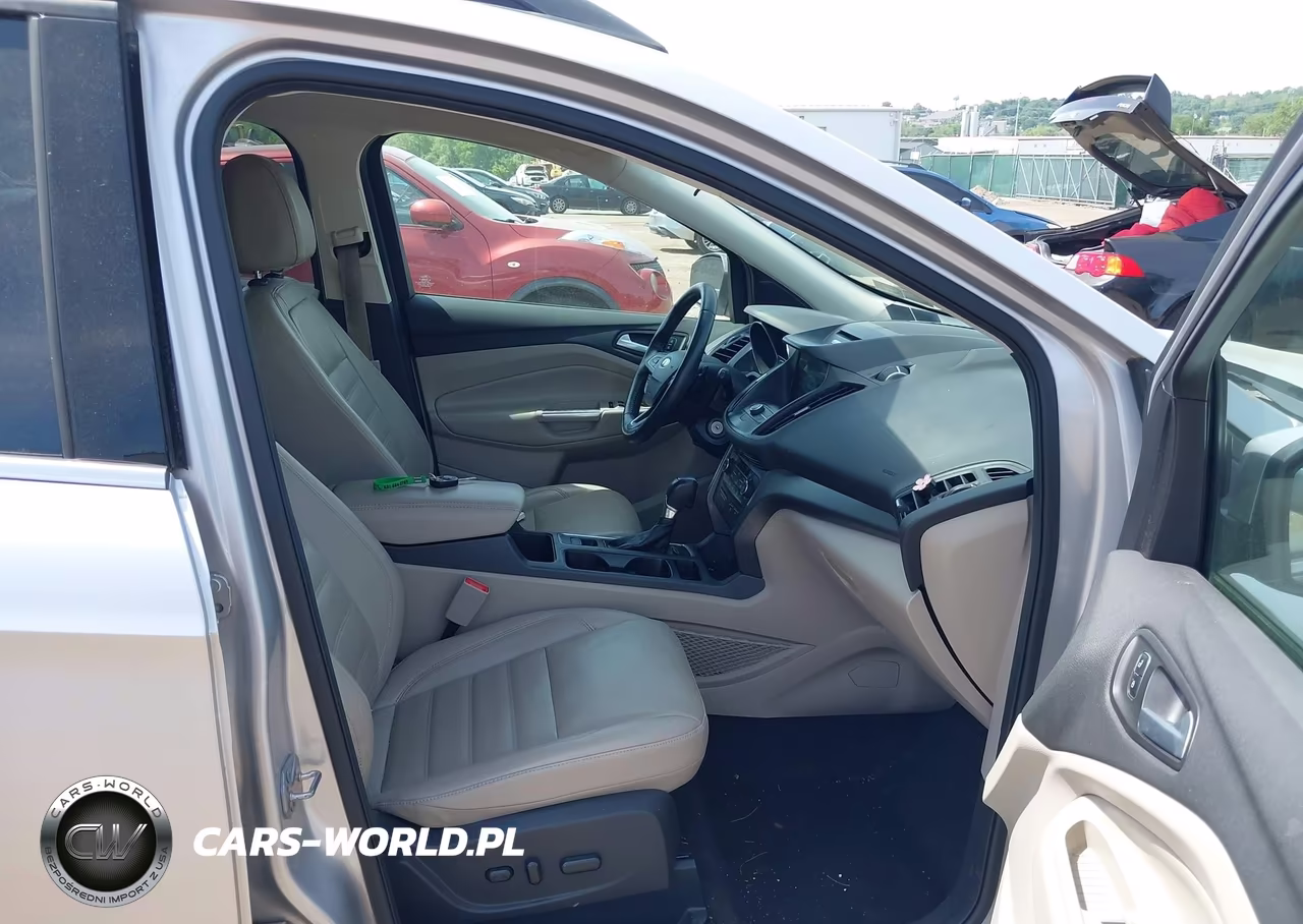 2017 Ford Escape Se VIN:1FMCU9GD7HUB27617 - 5