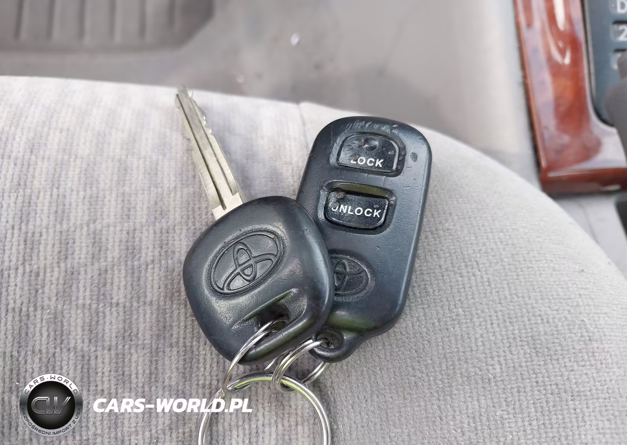 2005 Toyota Corolla Le VIN:1NXBR32E95Z484710 - 11