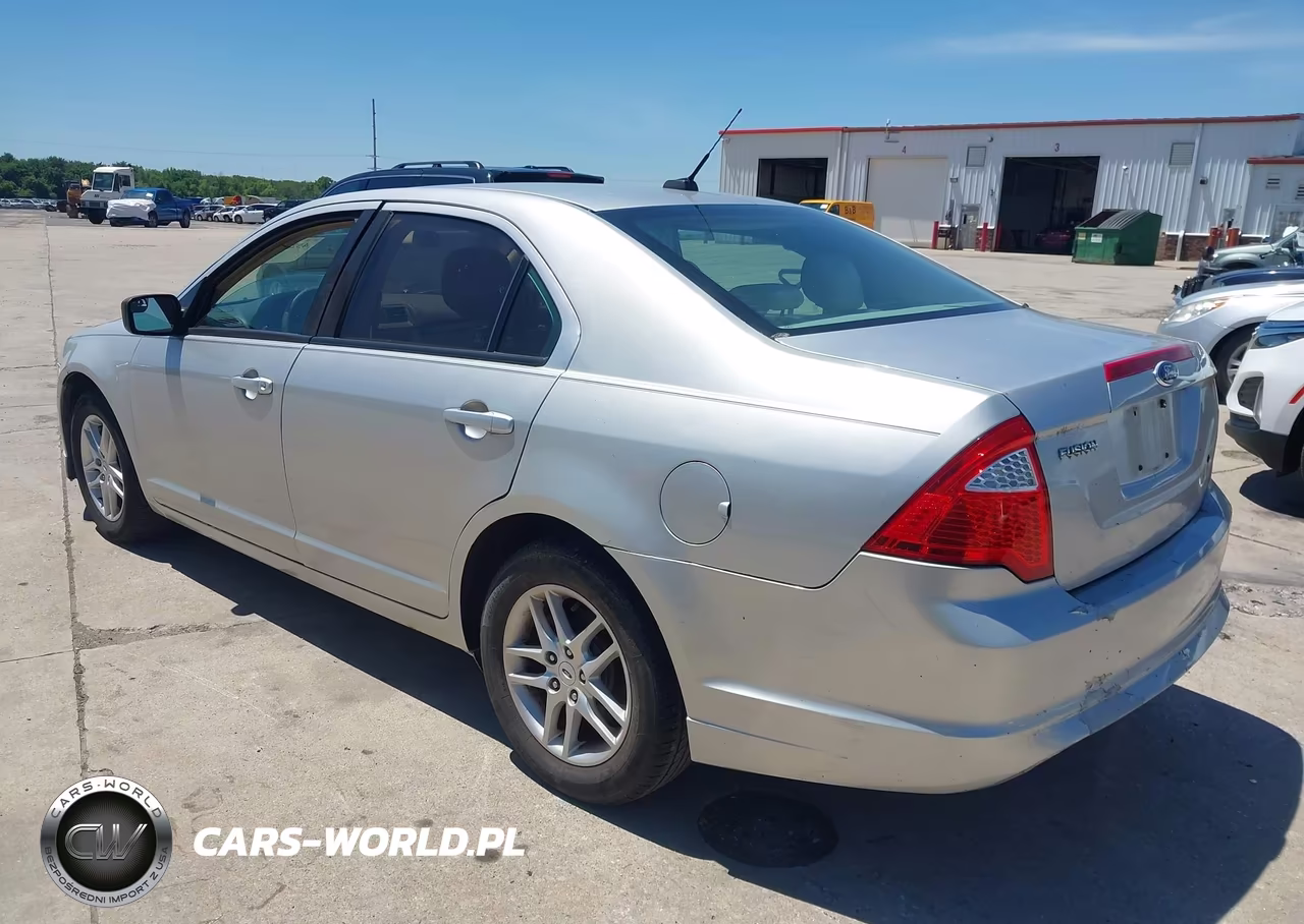 2011 Ford Fusion S VIN:3FAHP0GA0BR346961 - 3