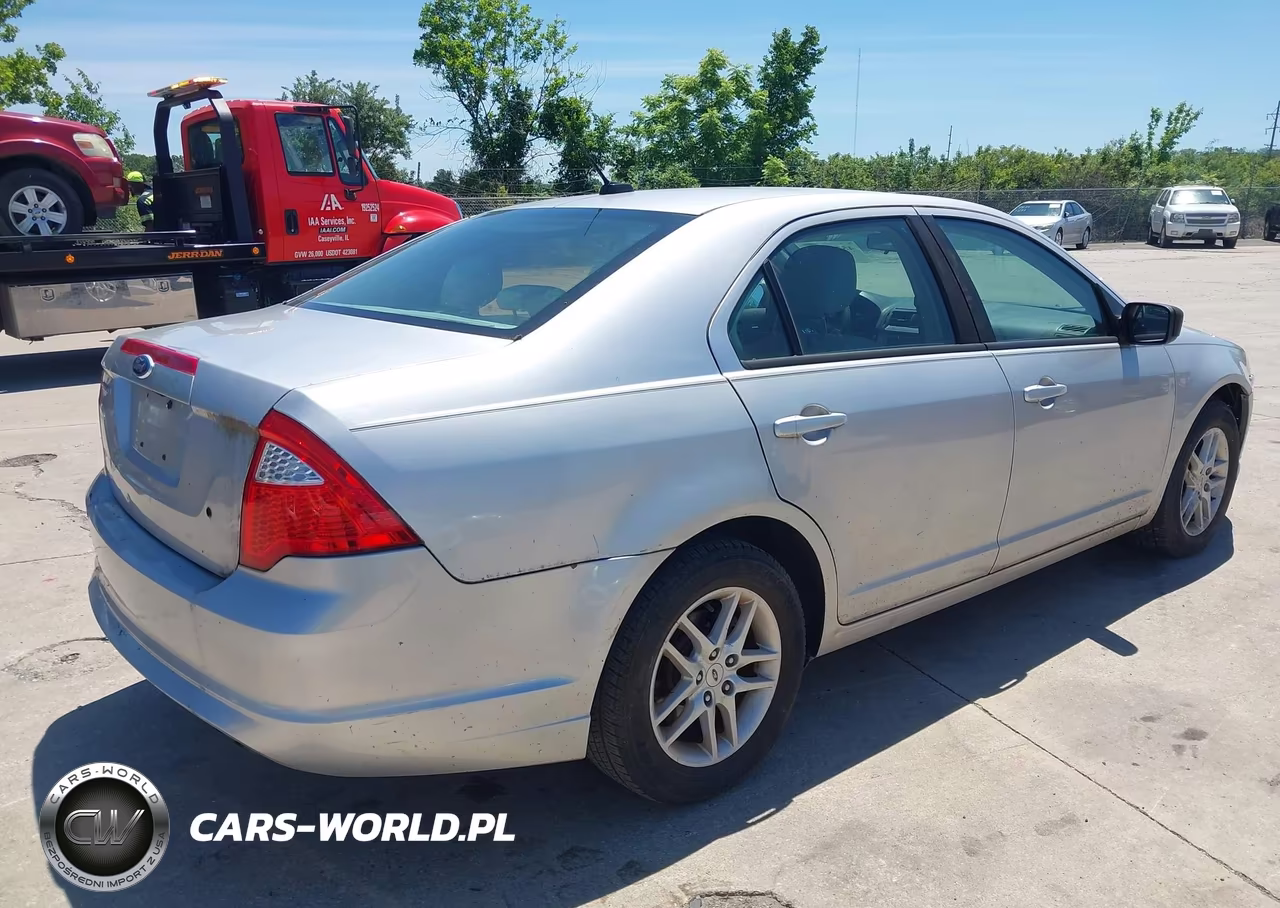 2011 Ford Fusion S VIN:3FAHP0GA0BR346961 - 4