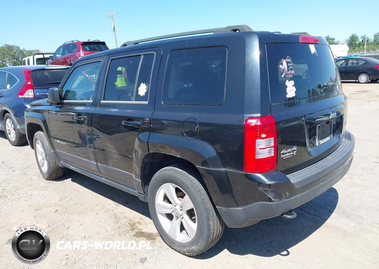 2014 Jeep Patriot Latitude VIN:1C4NJRFB5ED588347 - 3