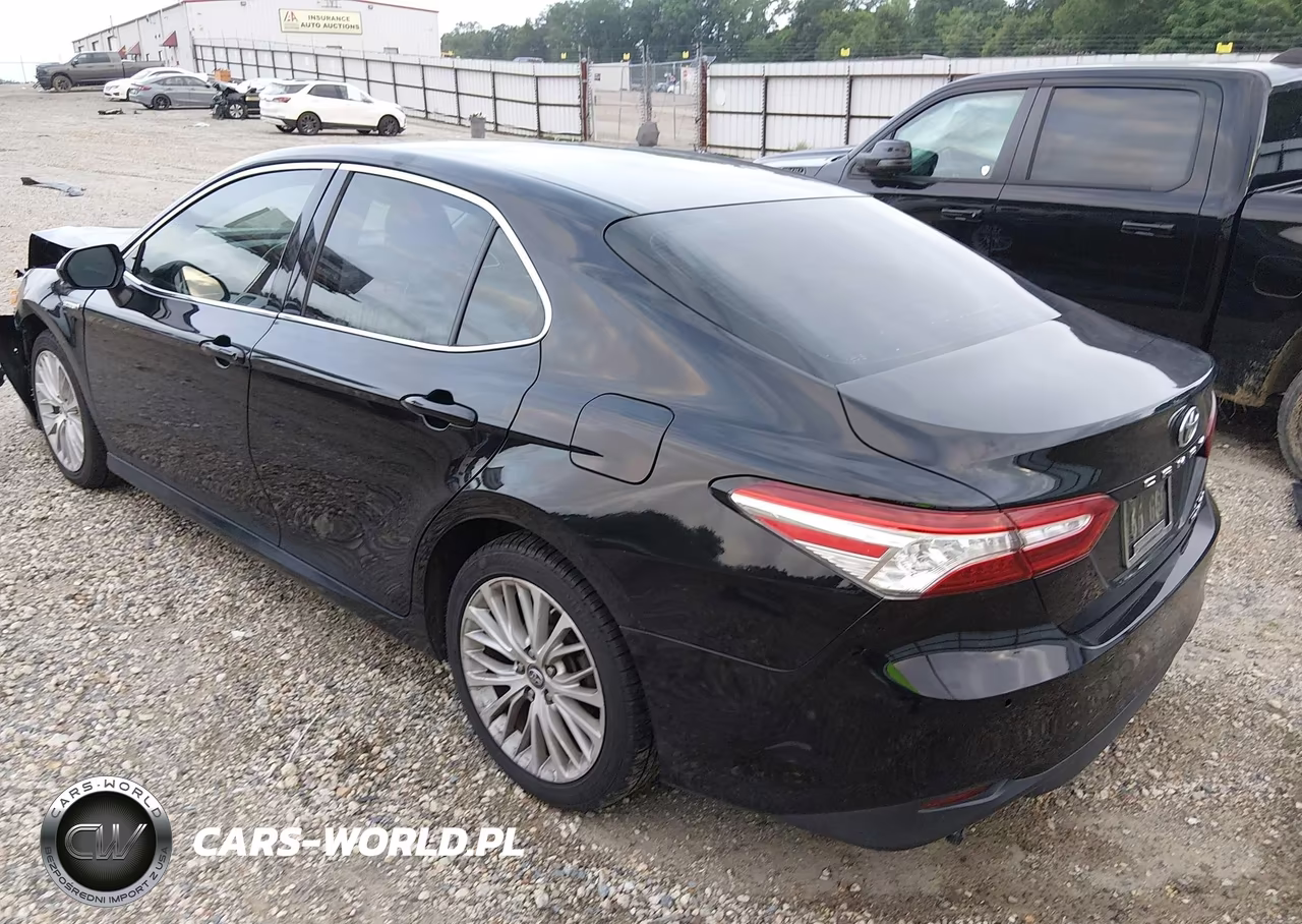 2018 Toyota Camry Hybrid Xle VIN:4T1B21HK2JU002692 - 3