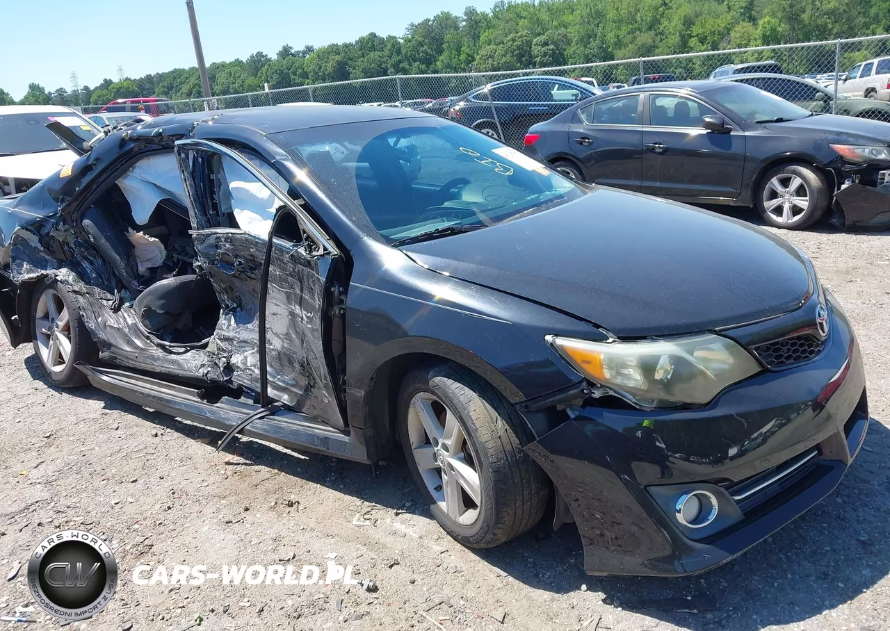 2014 Toyota Camry Se – zdjęcie 1 z 15