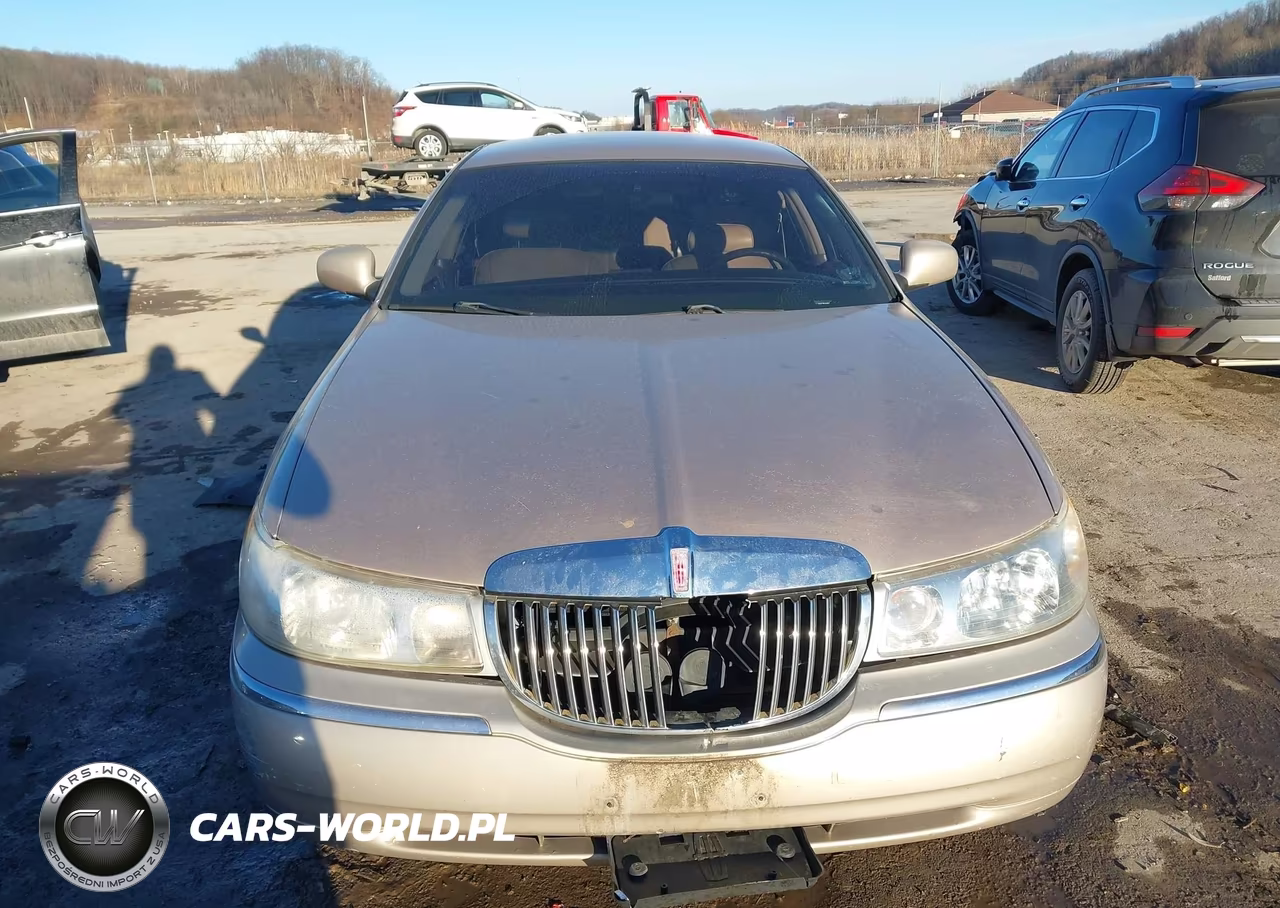 1998 Lincoln Town Car Executive VIN:1LNFM81W9WY703375 - 13