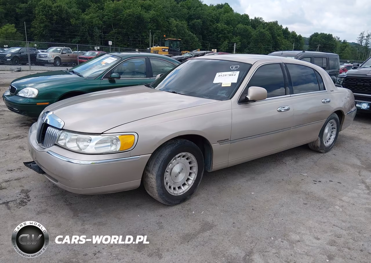 1998 Lincoln Town Car Executive VIN:1LNFM81W9WY703375 - 2