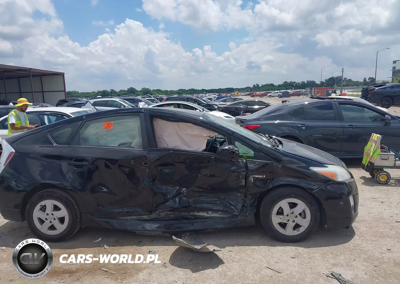 2011 Toyota Prius Four VIN:JTDKN3DUXB5333224 - 13