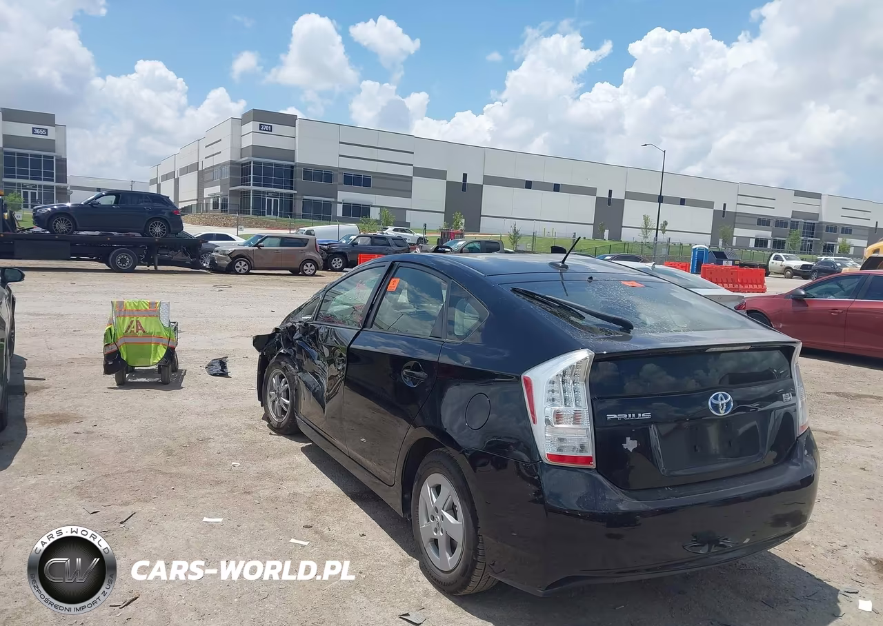 2011 Toyota Prius Four VIN:JTDKN3DUXB5333224 - 3
