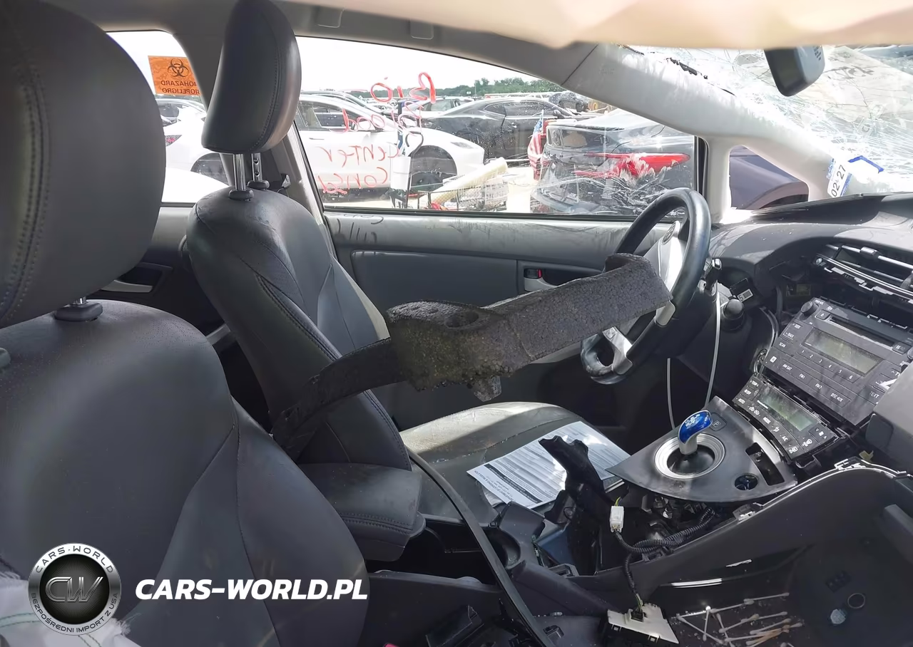 2011 Toyota Prius Four VIN:JTDKN3DUXB5333224 - 5