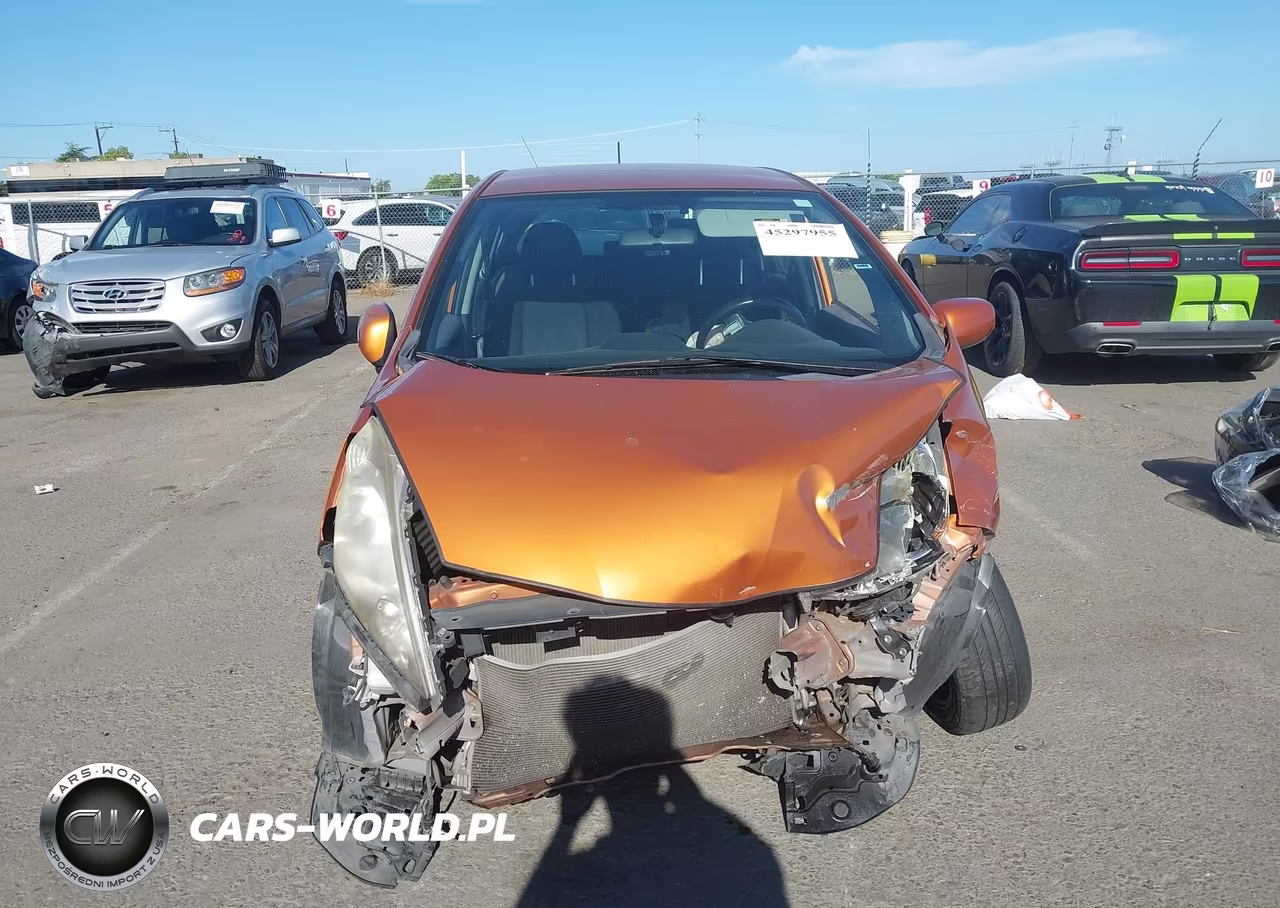 2011 Honda Fit Sport VIN:JHMGE8H50BC004421 - 13