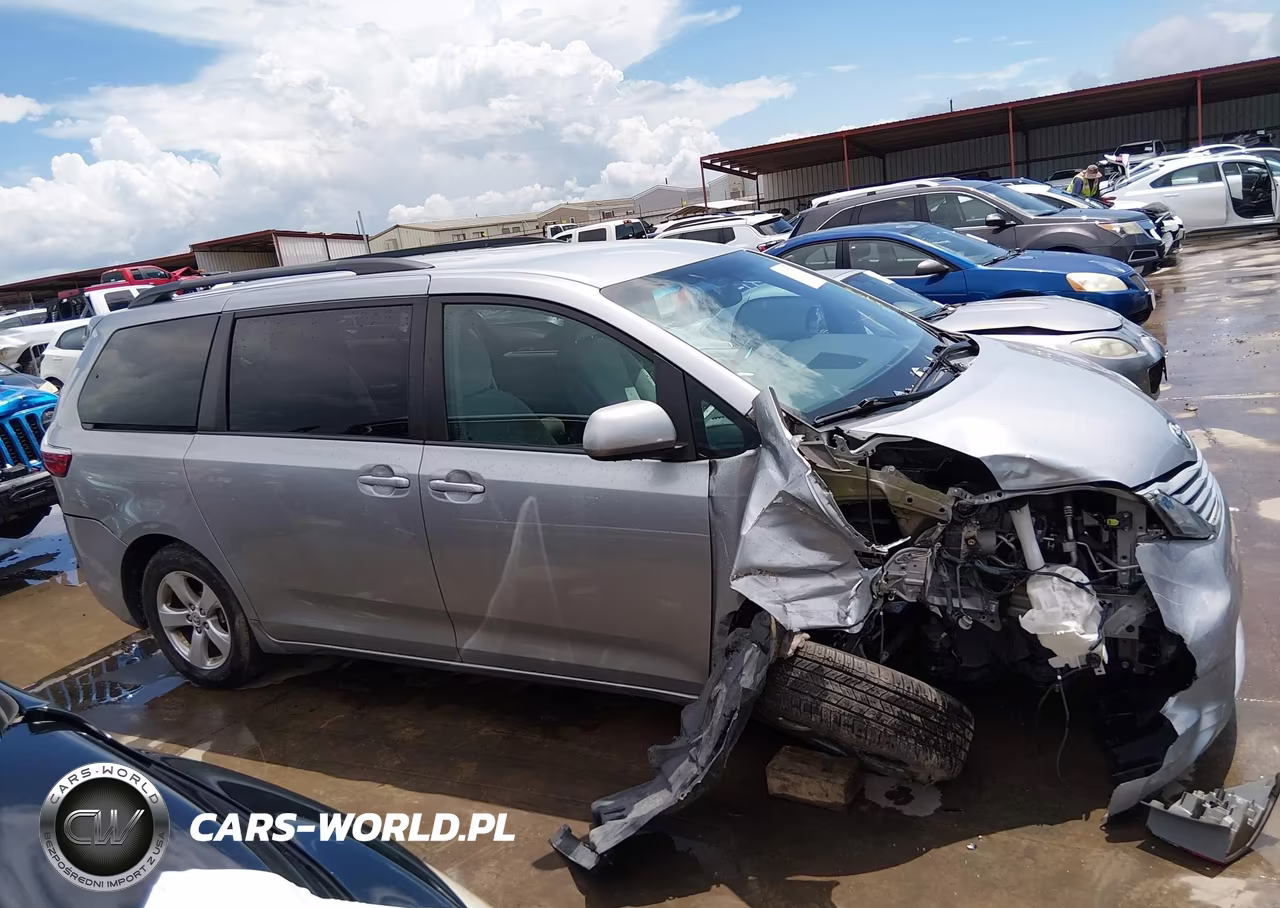 2017 Toyota Sienna Le 8 Passenger VIN:5TDKZ3DC8HS844963 - 13