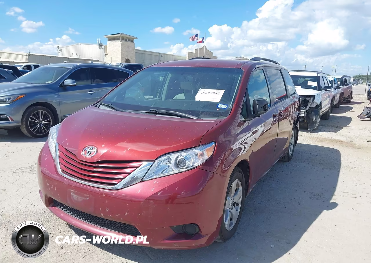2015 Toyota Sienna Le 8 Passenger VIN:5TDKK3DC8FS619637 - 2