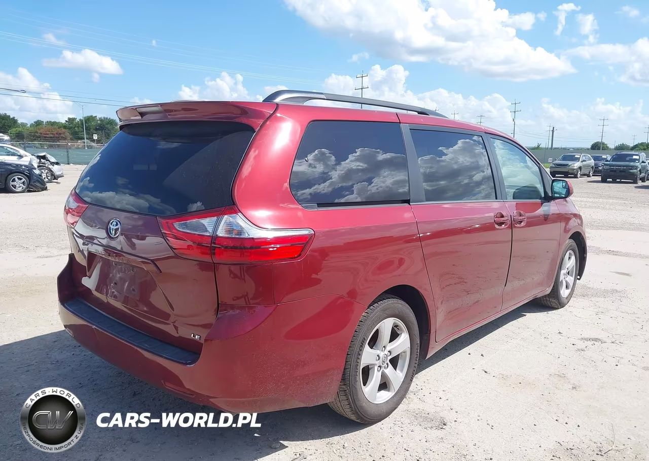 2015 Toyota Sienna Le 8 Passenger VIN:5TDKK3DC8FS619637 - 4
