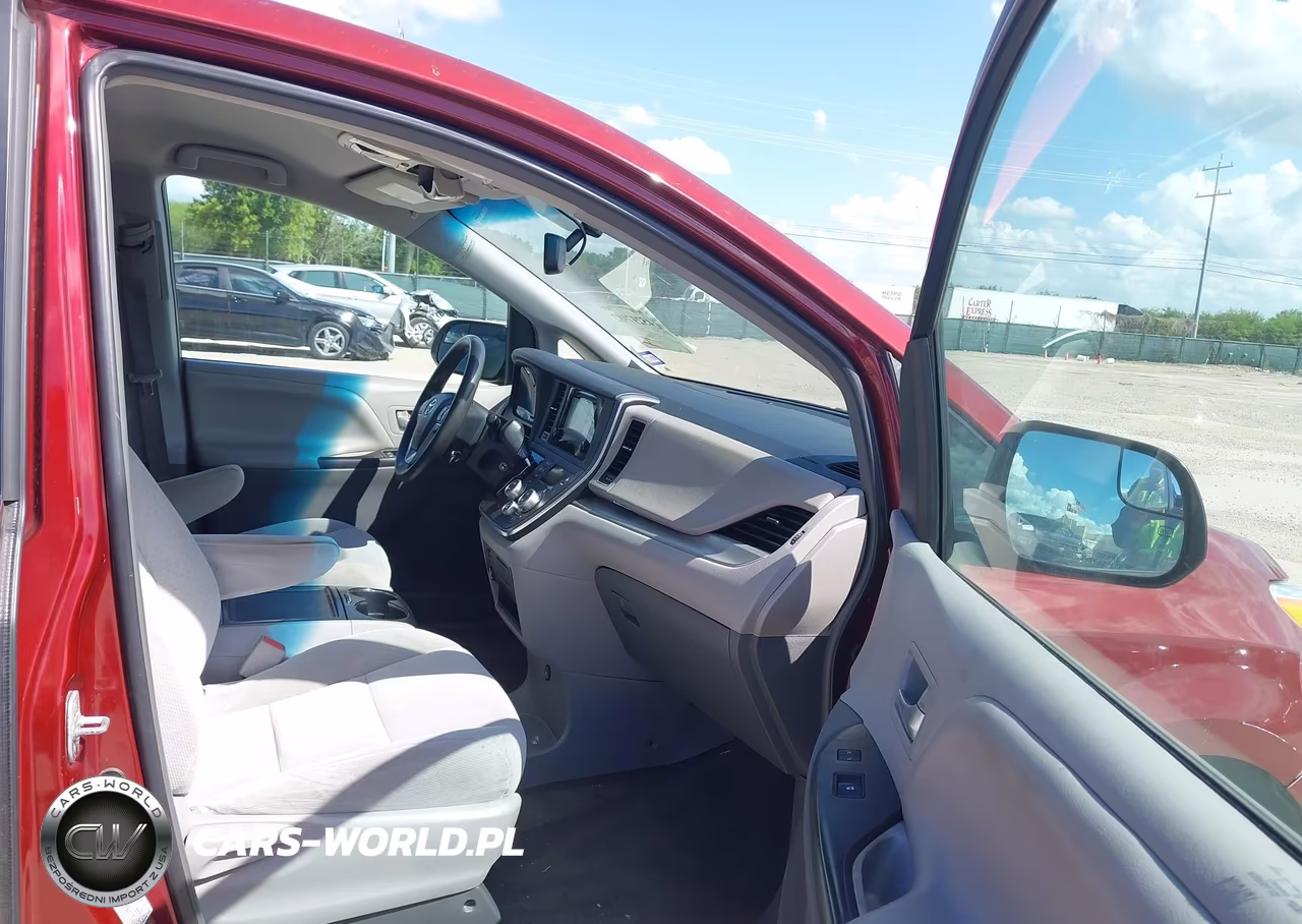 2015 Toyota Sienna Le 8 Passenger VIN:5TDKK3DC8FS619637 - 5