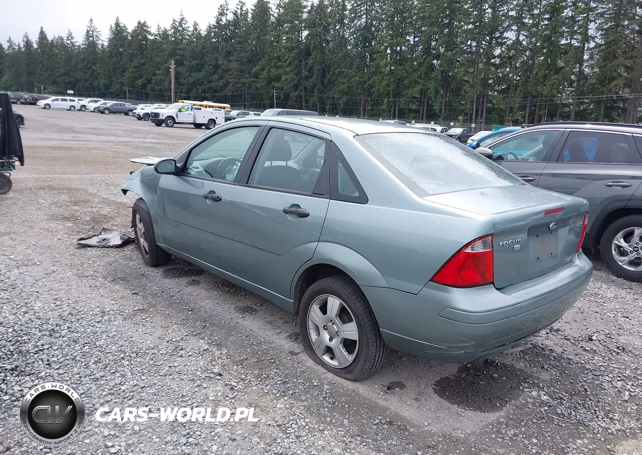 2005 Ford Focus Zx4 VIN:1FAFP34N05W276539 - 3
