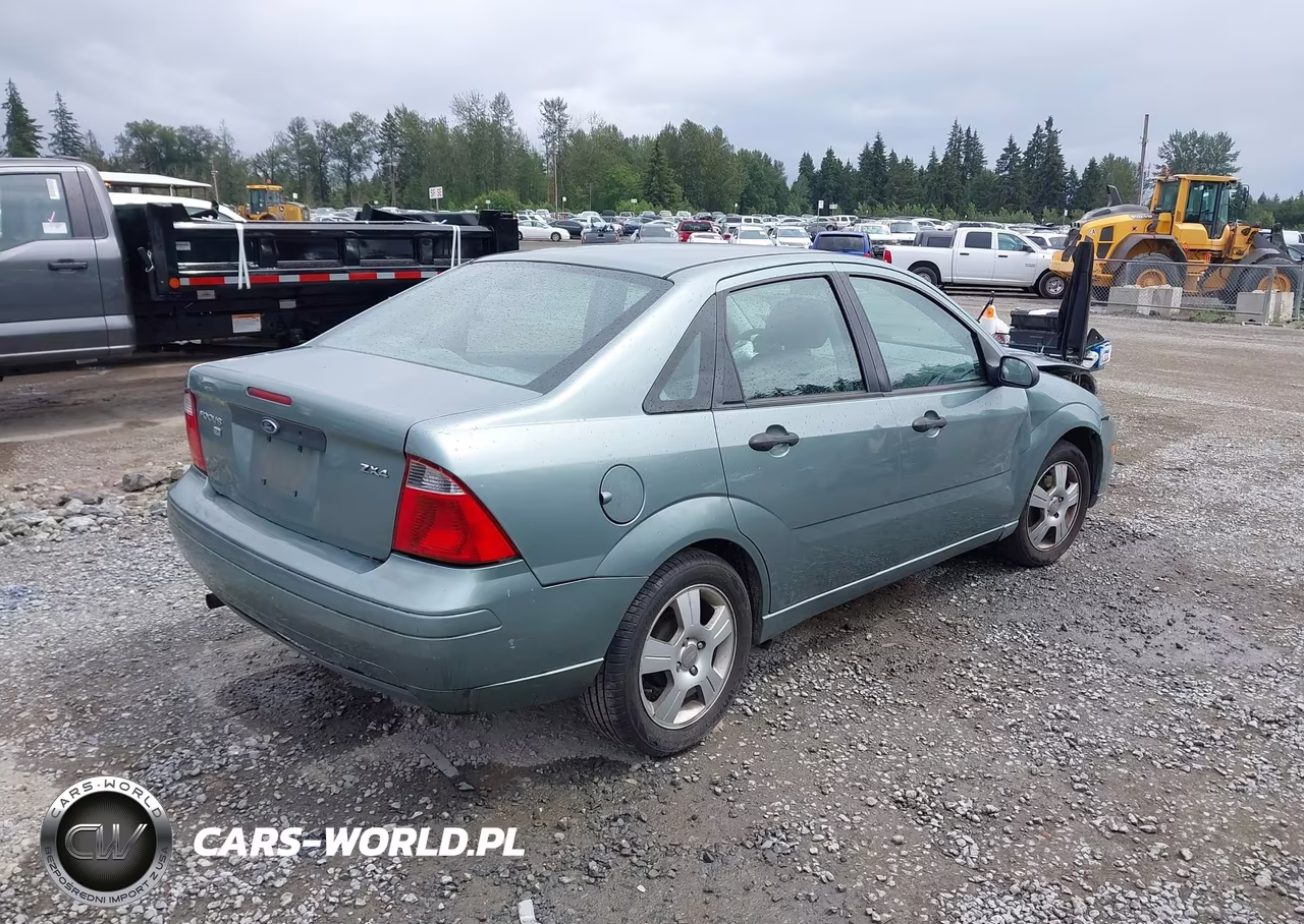 2005 Ford Focus Zx4 VIN:1FAFP34N05W276539 - 4