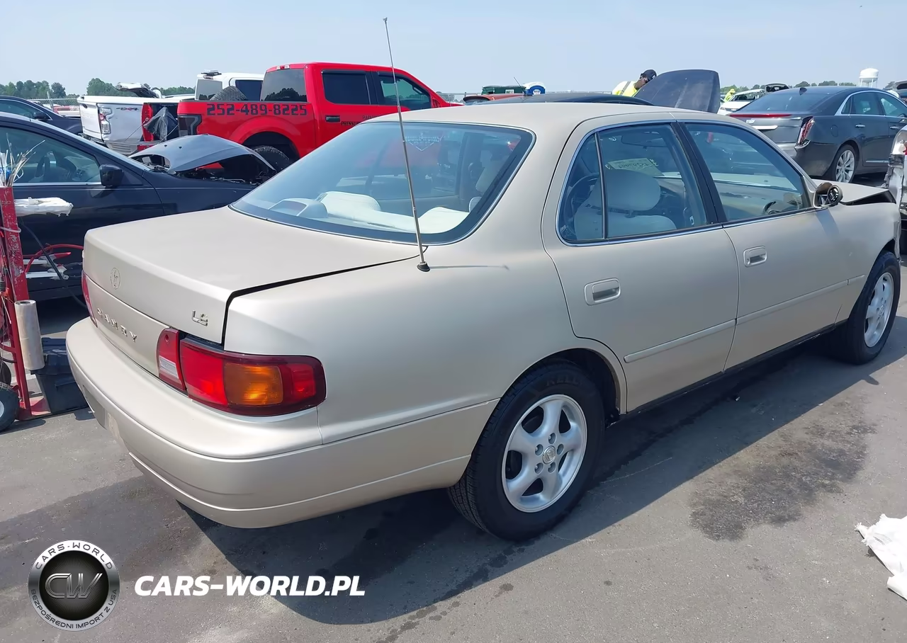 1996 Toyota Camry Dx-Le-Xle VIN:4T1BG12K4TU796317 - 4