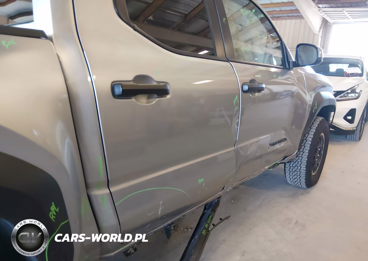 2025 Toyota Tacoma Trd Off Road VIN:3TMLB5JN4SM175141 - 18