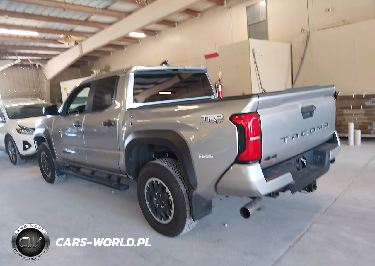 2025 Toyota Tacoma Trd Off Road VIN:3TMLB5JN4SM175141 - 3