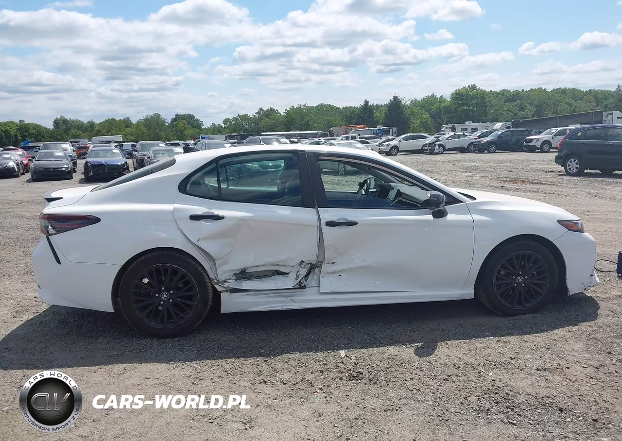 2022 Toyota Camry Nightshade Edition Hybrid VIN:4T1T31AK3NU037176 - 13