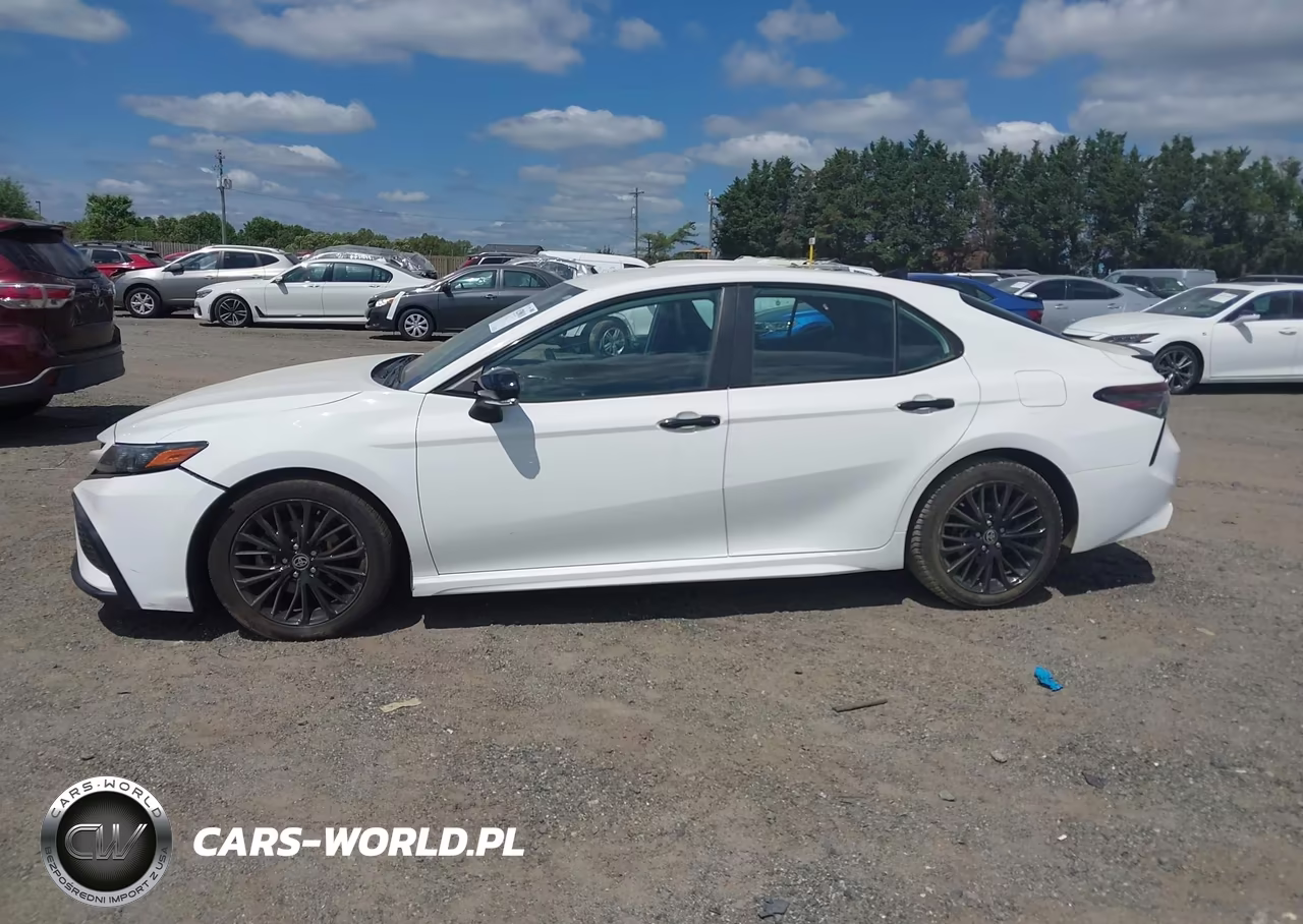 2022 Toyota Camry Nightshade Edition Hybrid VIN:4T1T31AK3NU037176 - 14