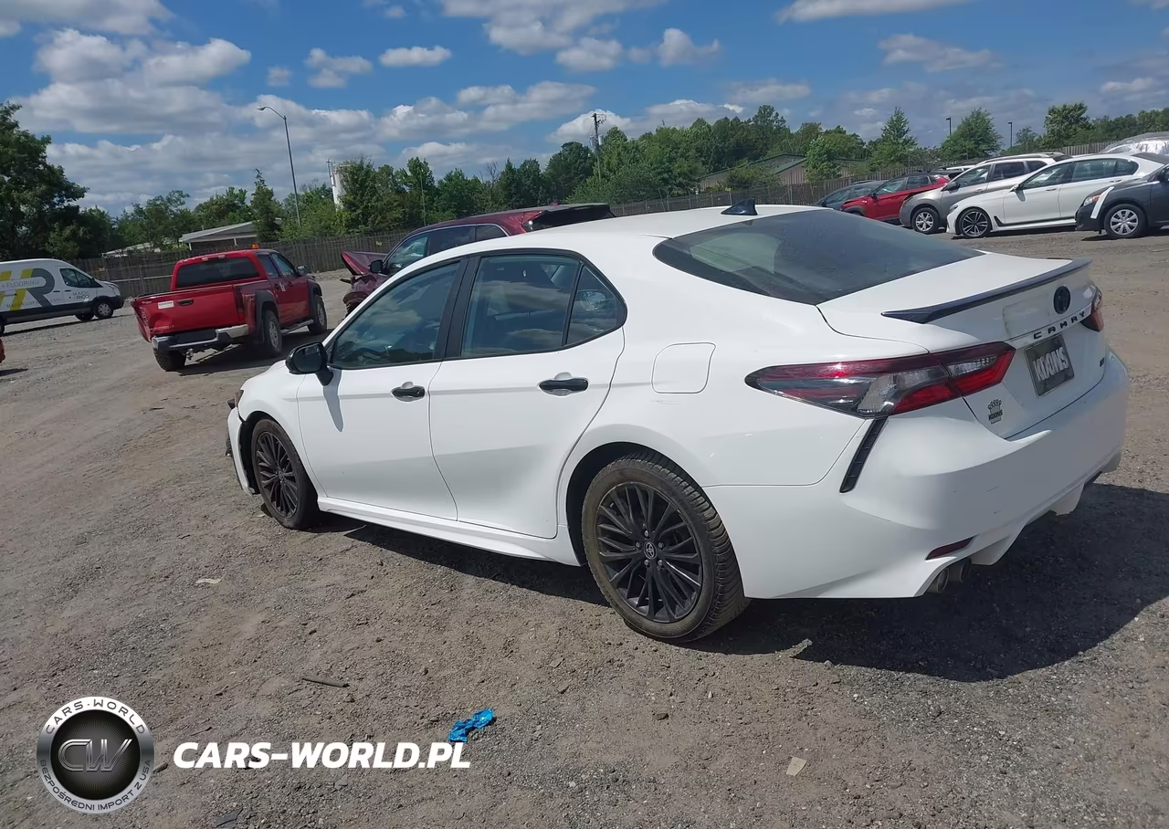 2022 Toyota Camry Nightshade Edition Hybrid VIN:4T1T31AK3NU037176 - 3