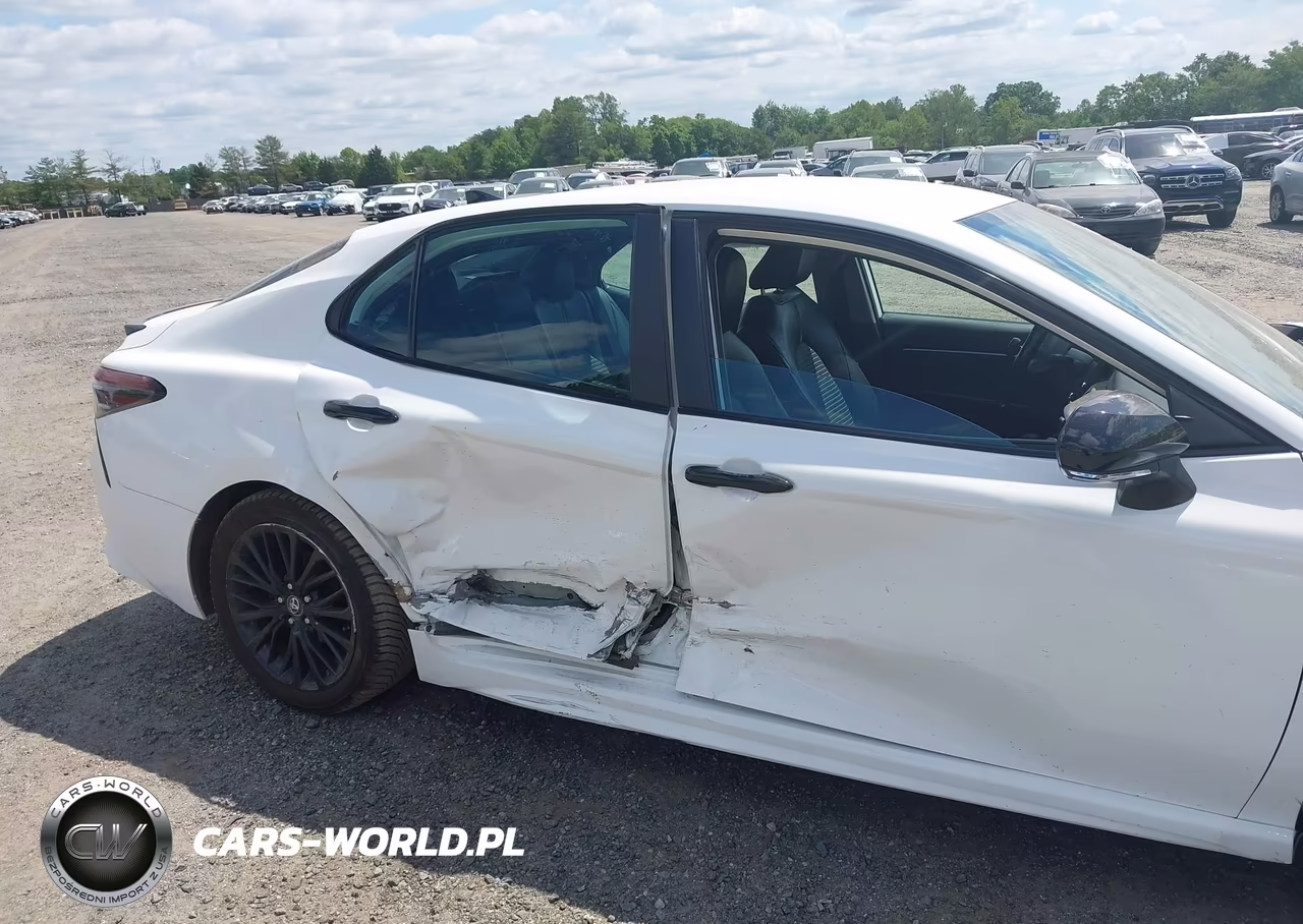 2022 Toyota Camry Nightshade Edition Hybrid VIN:4T1T31AK3NU037176 - 6