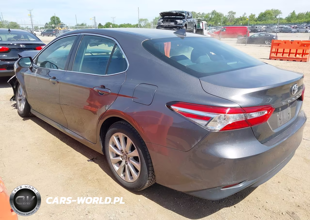 2019 Toyota Camry Le VIN:4T1B11HK4KU256554 - 3