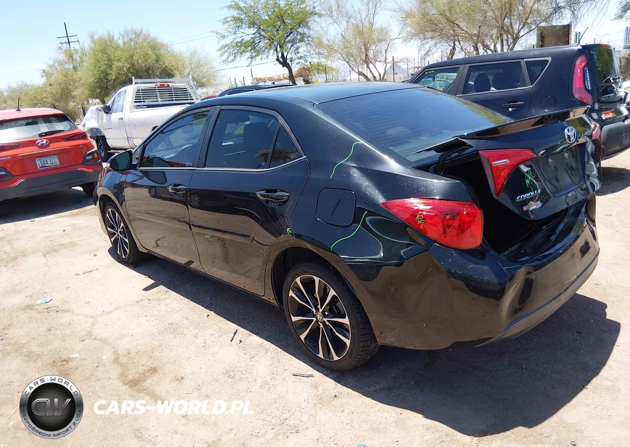 2018 Toyota Corolla Se VIN:2T1BURHE8JC100310 - 3