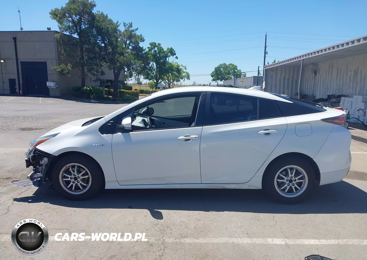 2016 Toyota Prius Two VIN:JTDKBRFU0G3523030 - 15