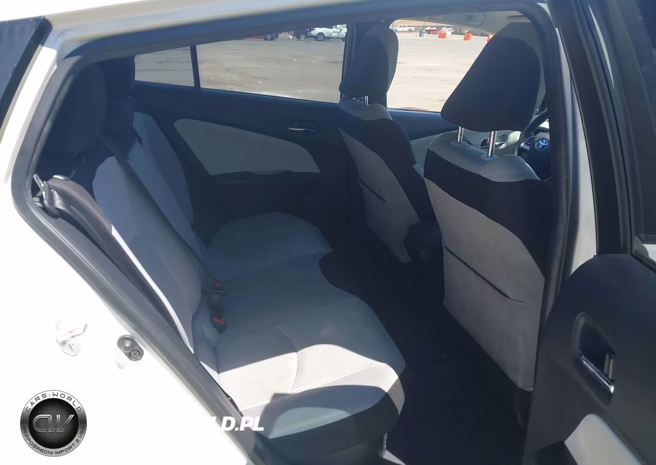 2016 Toyota Prius Two VIN:JTDKBRFU0G3523030 - 8