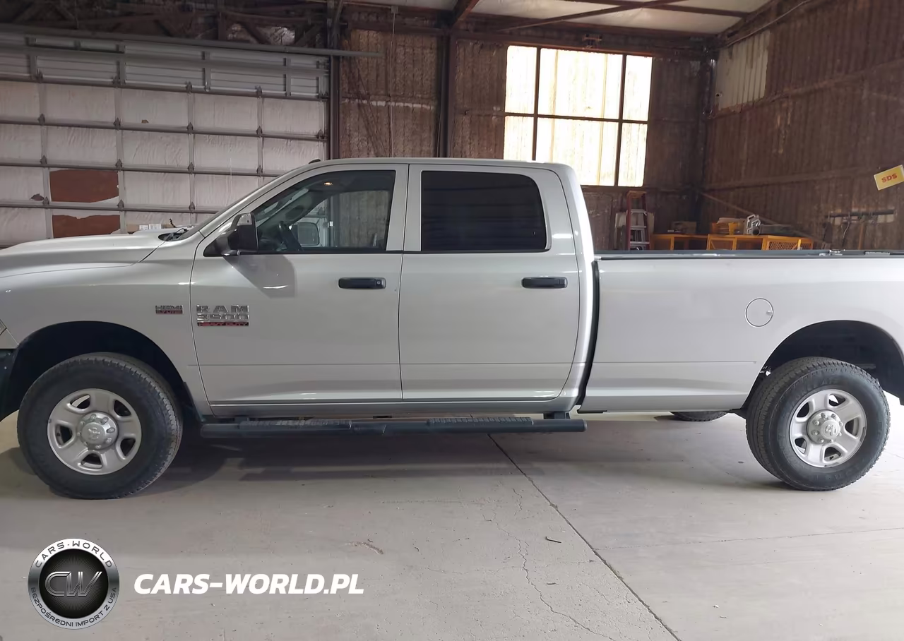 2018 Ram 3500 Tradesman 4X4 8' Box VIN:3C63R3GTXJG412578 - 17