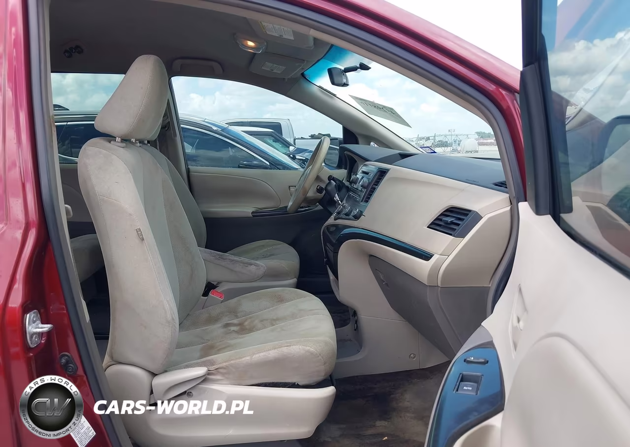 2011 Toyota Sienna Base V6 VIN:5TDZK3DC8BS132740 - 5