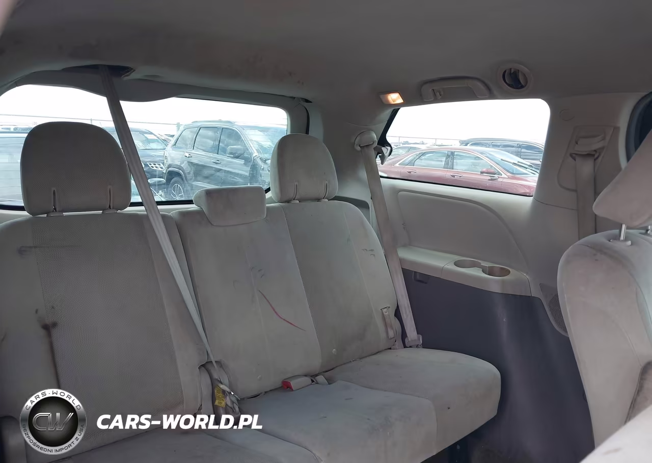 2011 Toyota Sienna Base V6 VIN:5TDZK3DC8BS132740 - 8