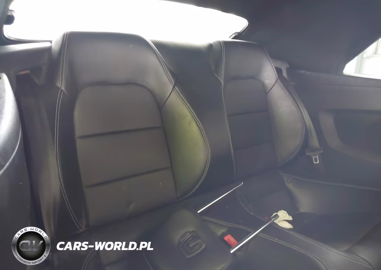 2019 Ford Mustang Ecoboost Premium VIN:1FATP8UH8K5104481 - 8