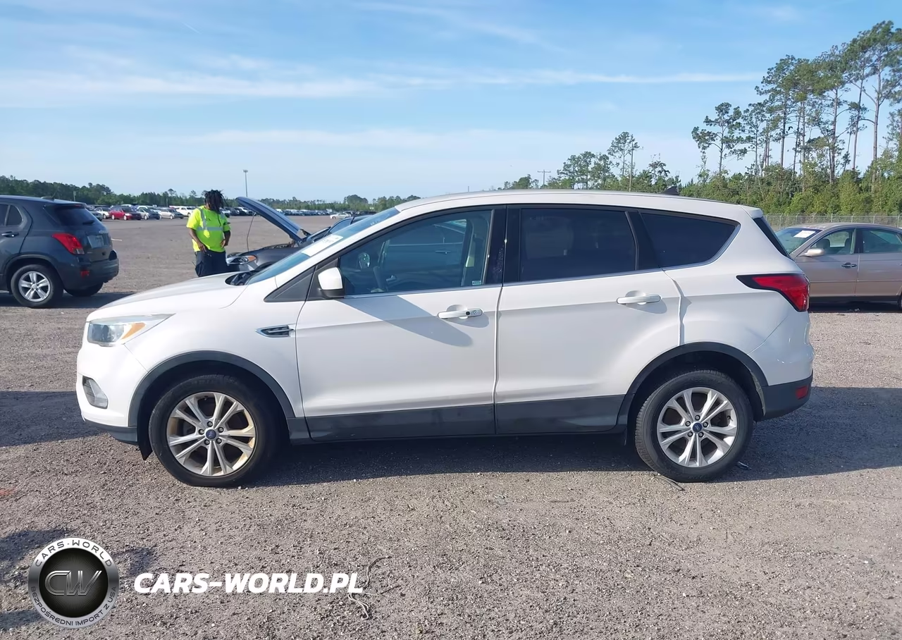 2019 Ford Escape Se VIN:1FMCU0GDXKUA06079 - 14