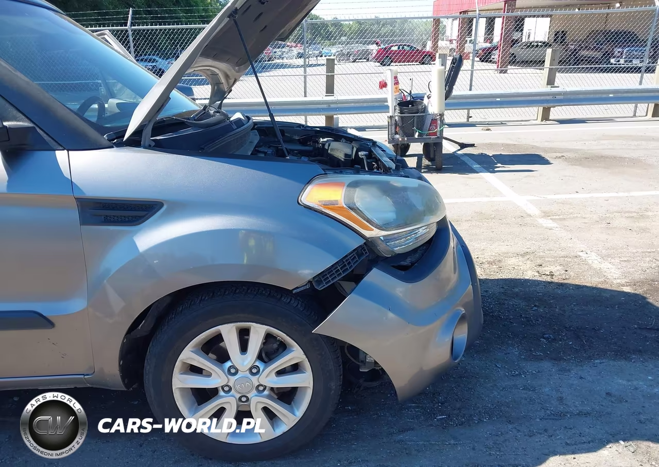 2012 Kia Soul + VIN:KNDJT2A64C7384029 - 6