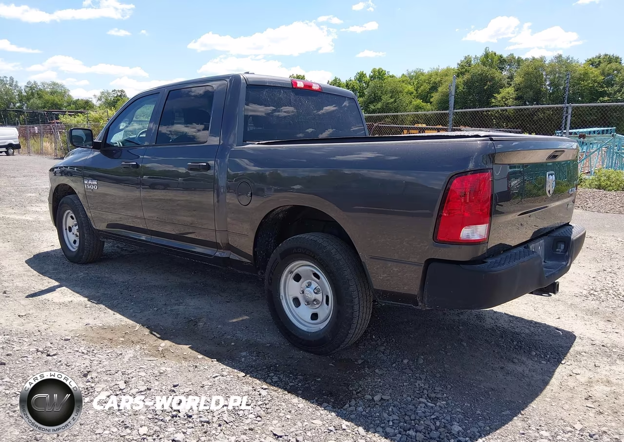 2019 Ram 1500 Classic VIN:1C6RR7KG8KS660396 - 3