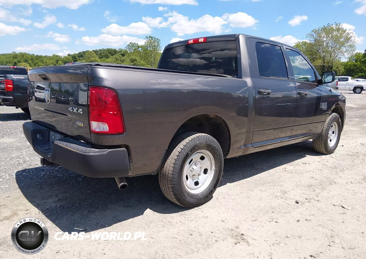 2019 Ram 1500 Classic VIN:1C6RR7KG8KS660396 - 4