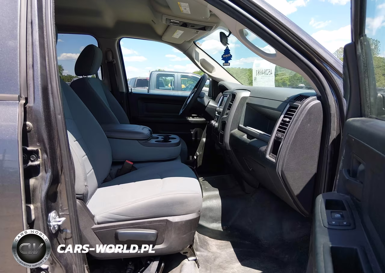 2019 Ram 1500 Classic VIN:1C6RR7KG8KS660396 - 5