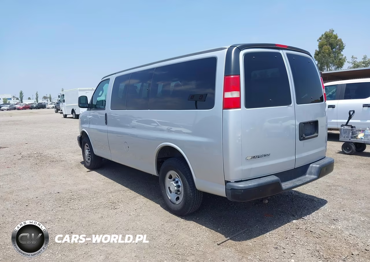 2018 Chevrolet Express 2500 Ls VIN:1GAWGEFG9J1300373 - 3