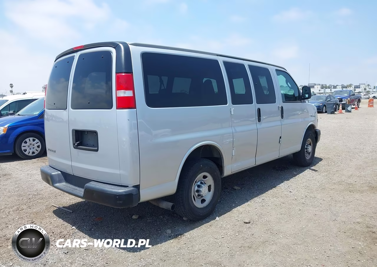2018 Chevrolet Express 2500 Ls VIN:1GAWGEFG9J1300373 - 4